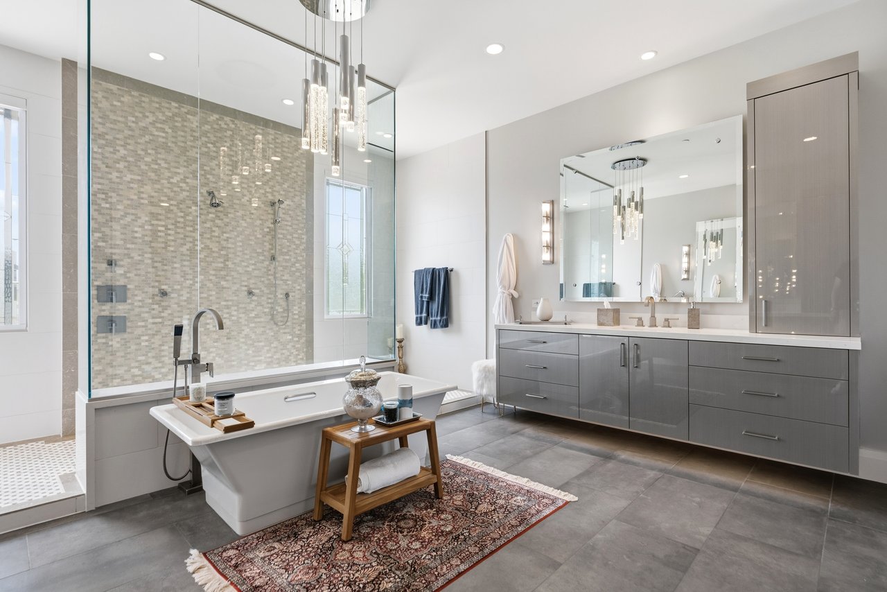 6180 N LAS BRISAS Drive