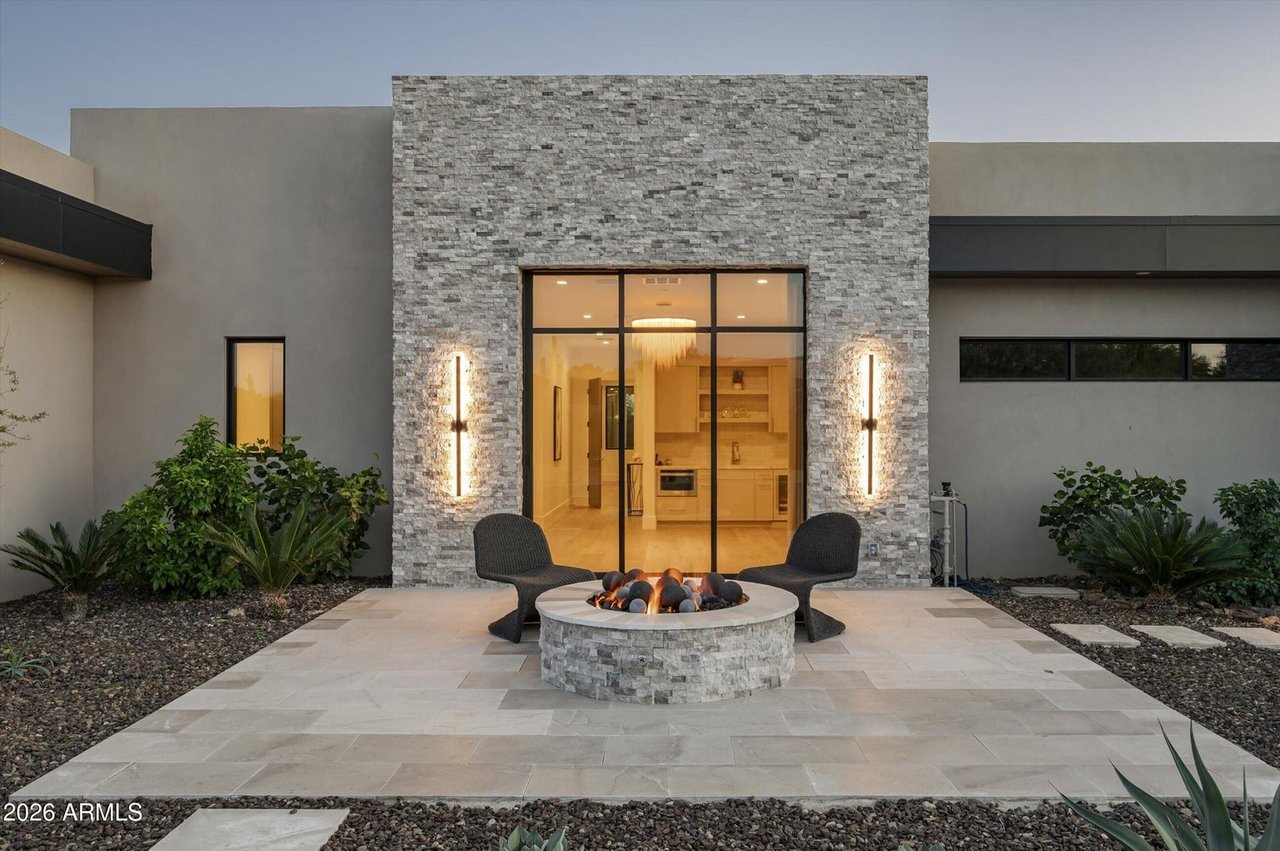 9245 E RIMROCK Drive