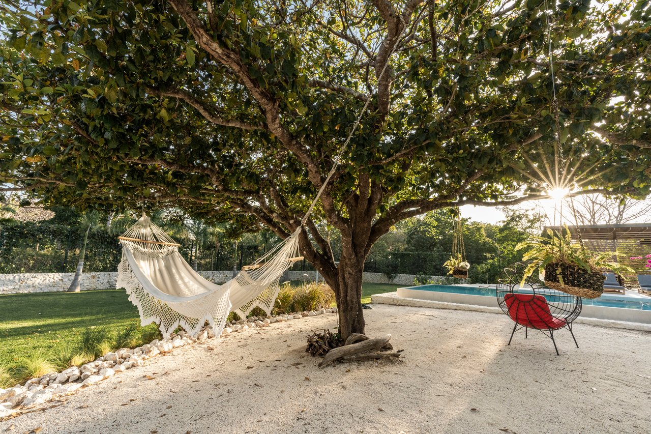 Villa Solana: Modern Luxury Steps from Playa Mansita in Hacienda Pinilla