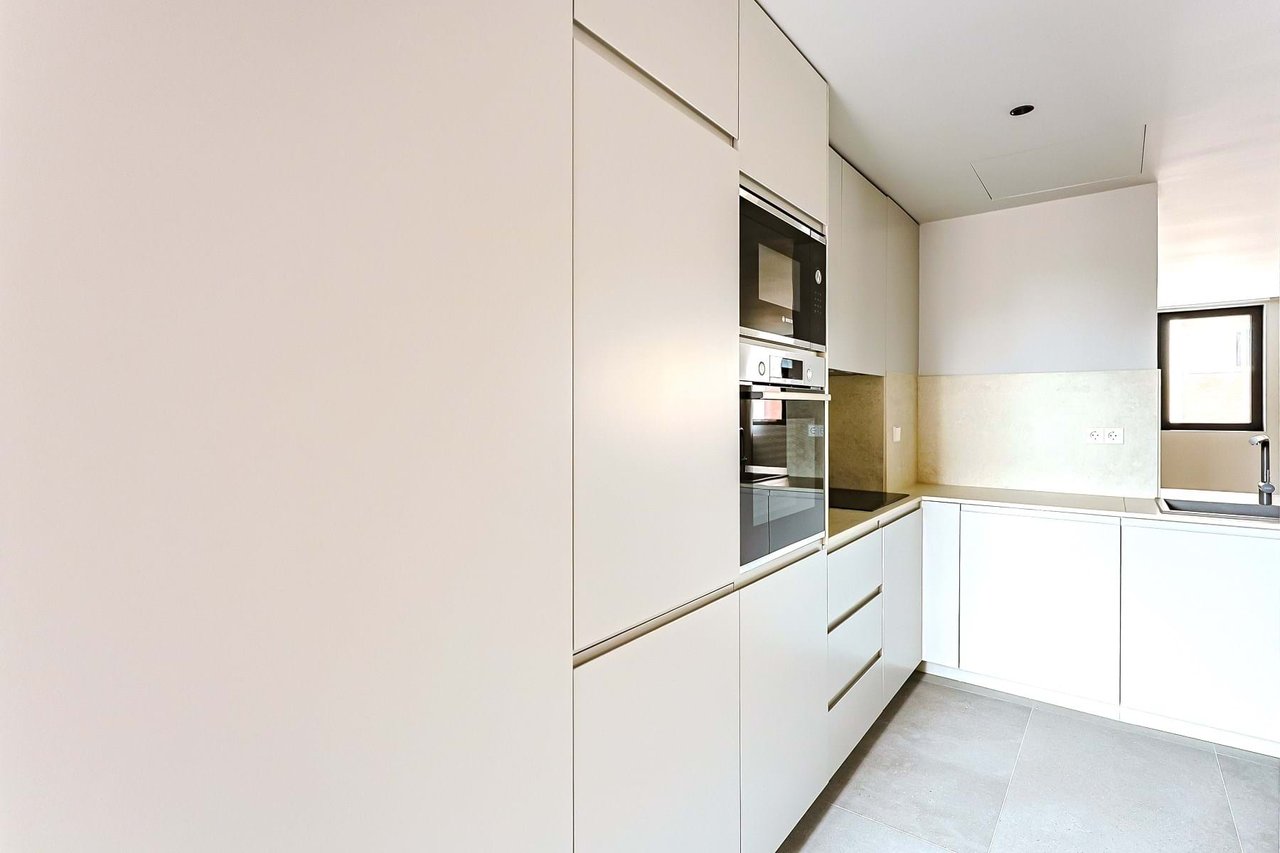 Stylish 2-Bedroom Apartment in the Heart of Lisbon with Exceptional Amenities