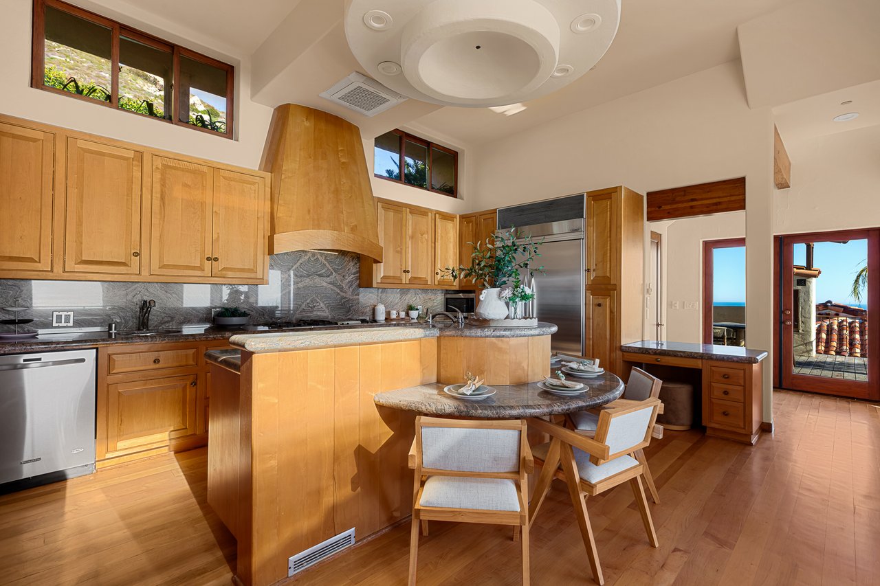 4240 Avenida De La Encinal