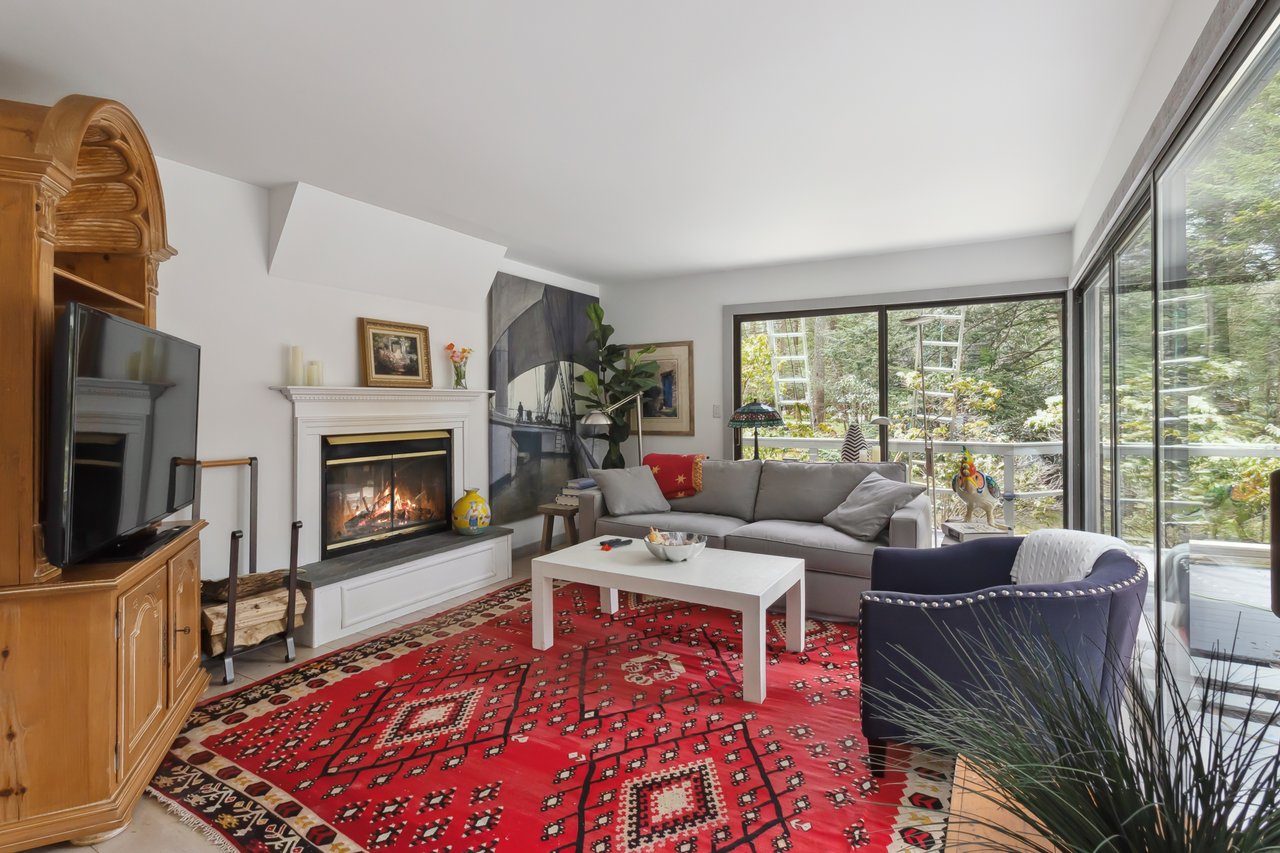 49 Twin Lakes Road