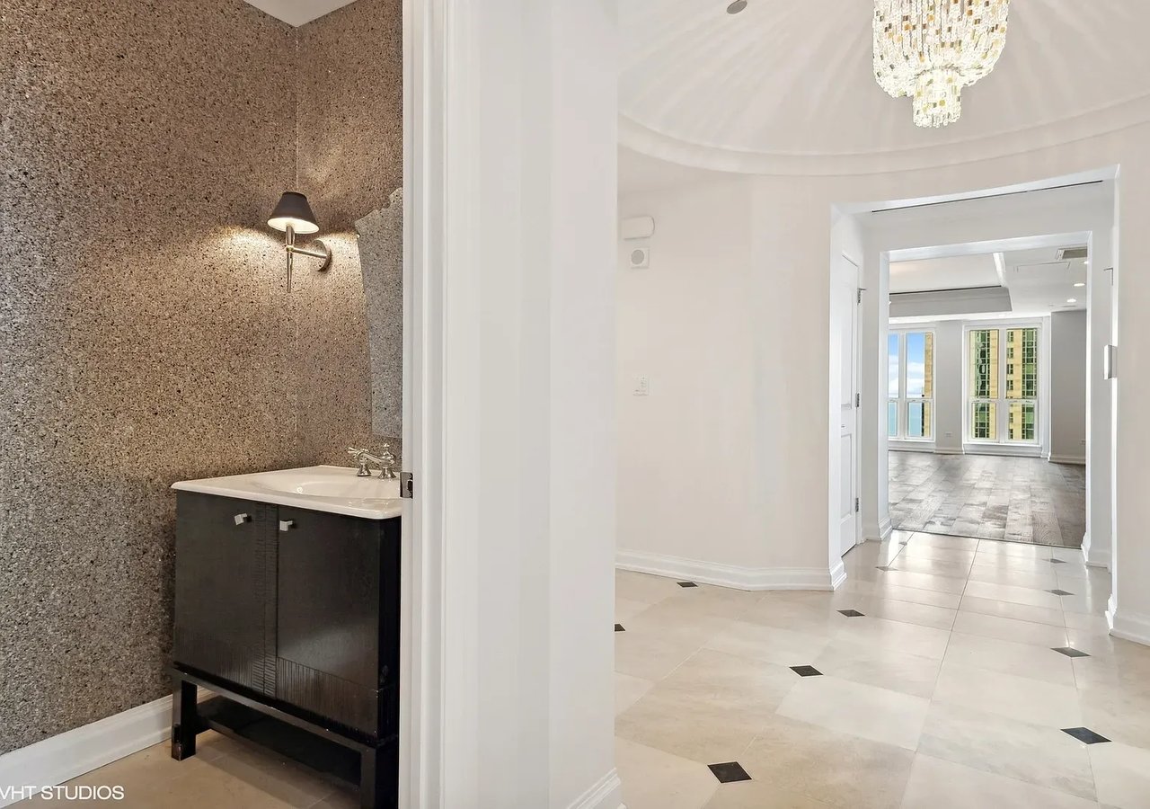 11 E Walton St APT 3101