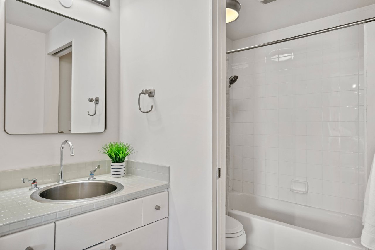 281 Clara St #6