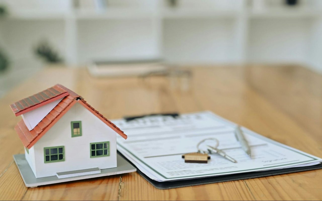 Should You Sell Before Buying? How to Decide What’s Right for You