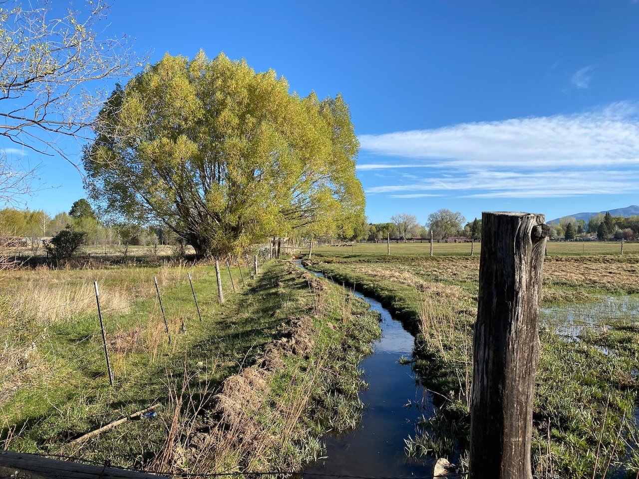 WONDERS OF TAOS : ACEQUIA CULTURE