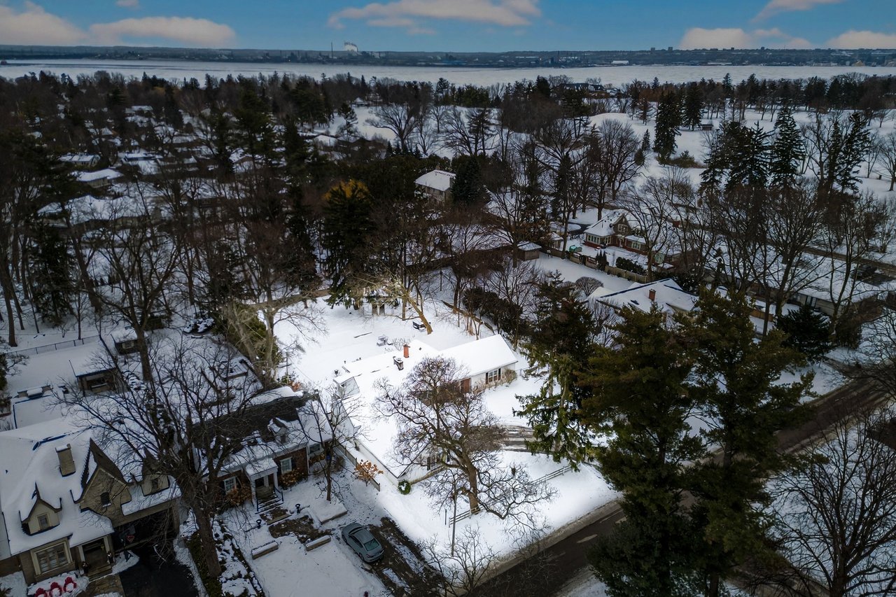 Aldershot Ranch-Style Oasis