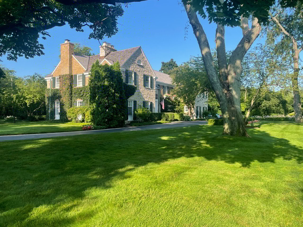 965 Castlegate Court