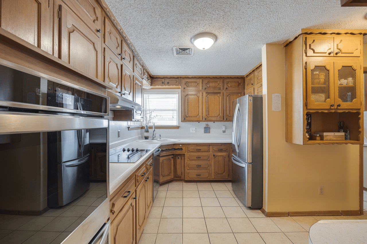 Just Listed: Lovely & Inviting Ranch Home in Meadowood!