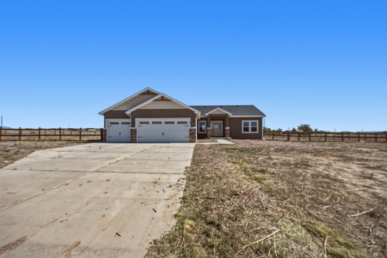 667 E Vermillion Dr