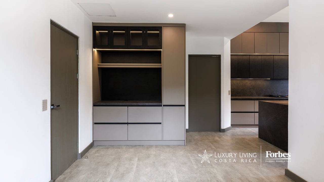 21468 - Remodeled 1-level house, 4 bedrooms, pool, terrace and garden