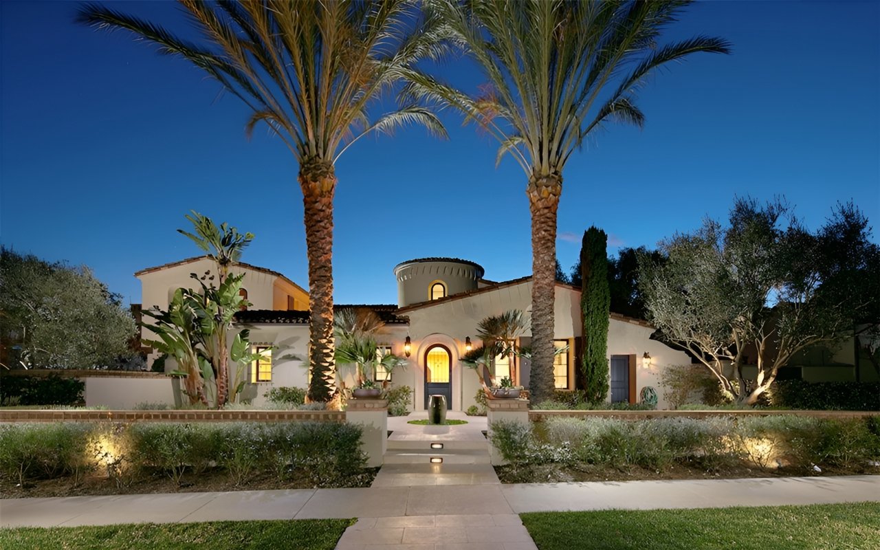 Jacqueline Thompson Luxury Coastal Homes in Newport Beach and Newport Coast