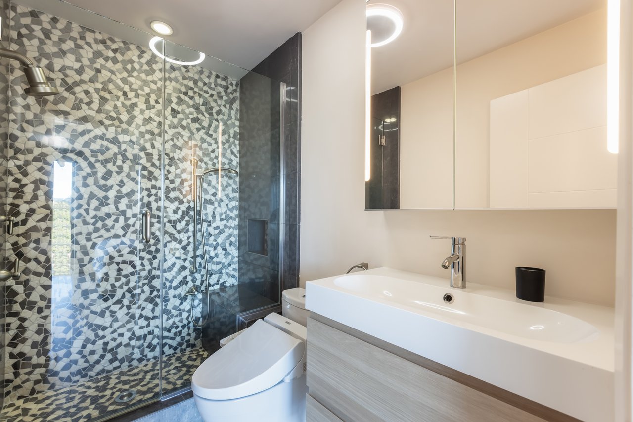 10751 Wilshire Blvd #908, Westwood