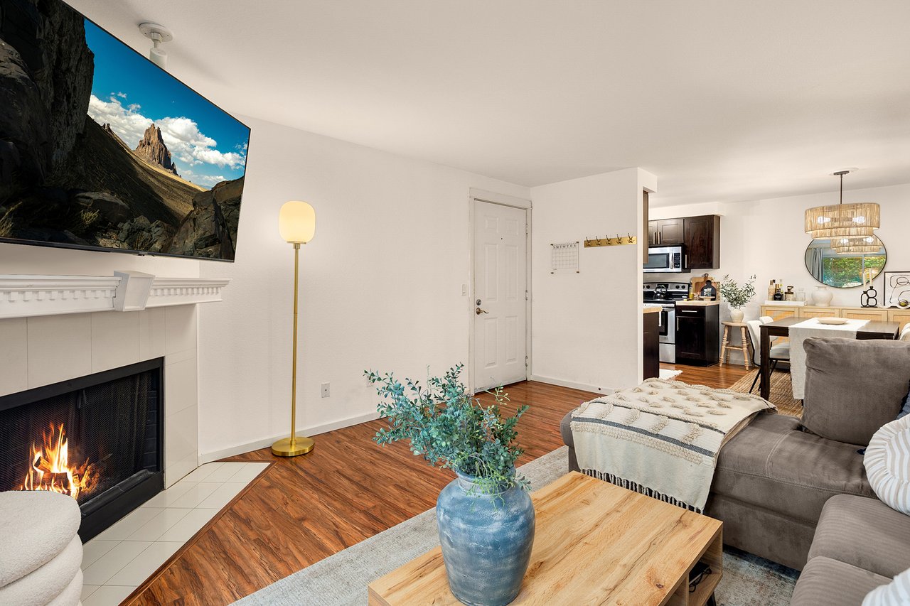 215 9th Street Unit: D102