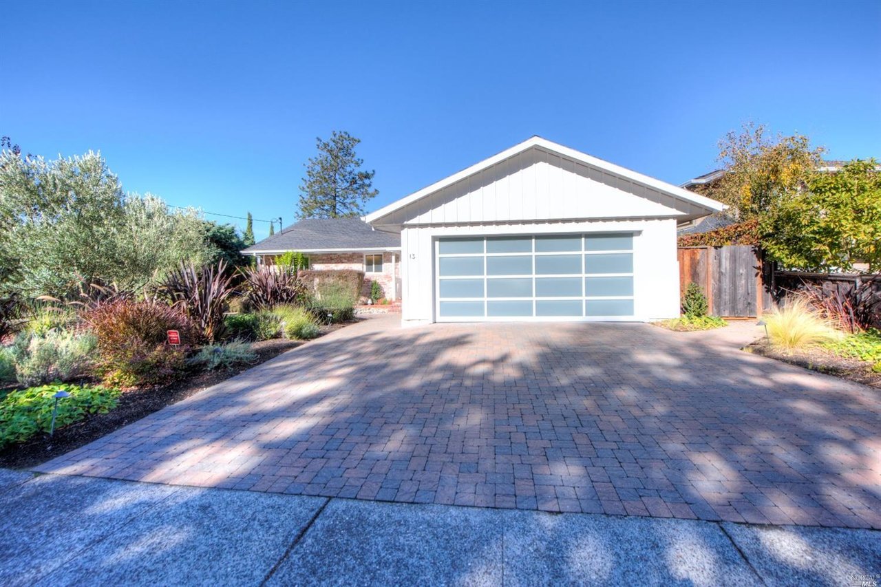 13 Constitution Dr
