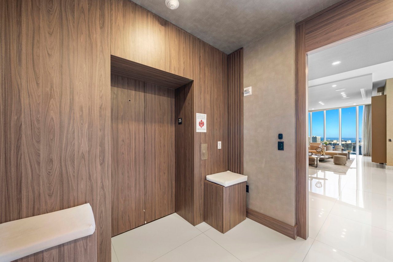 4100 Island Blvd # 1 Unit: PH-1