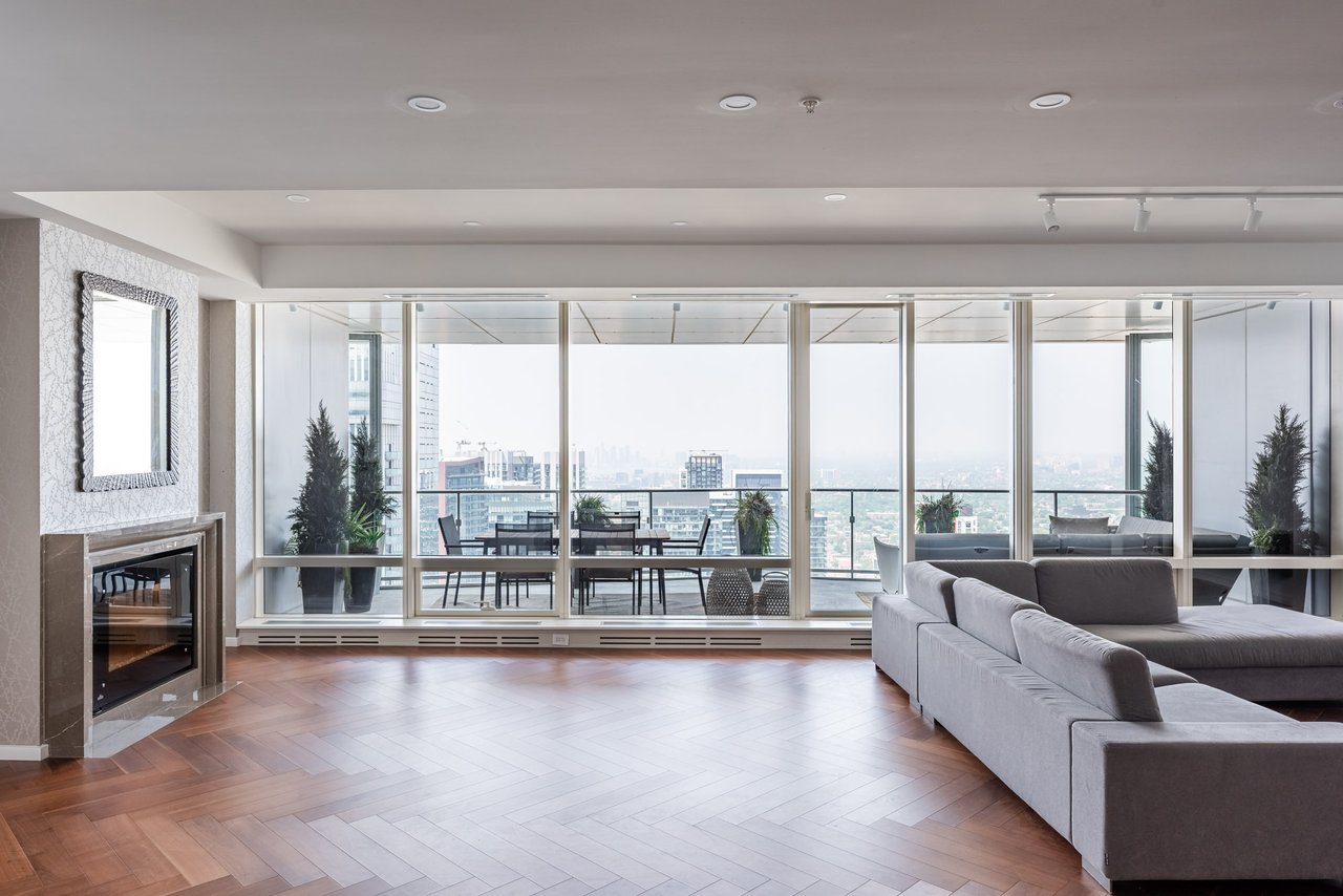 Suite 5302- 180 University Avenue