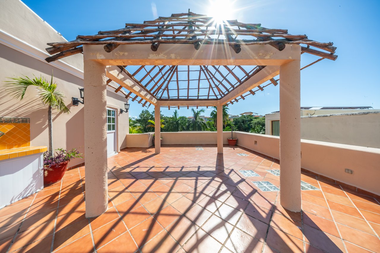 Villa Orquídea Puerto Aventuras | Golf-Front Luxury Estate