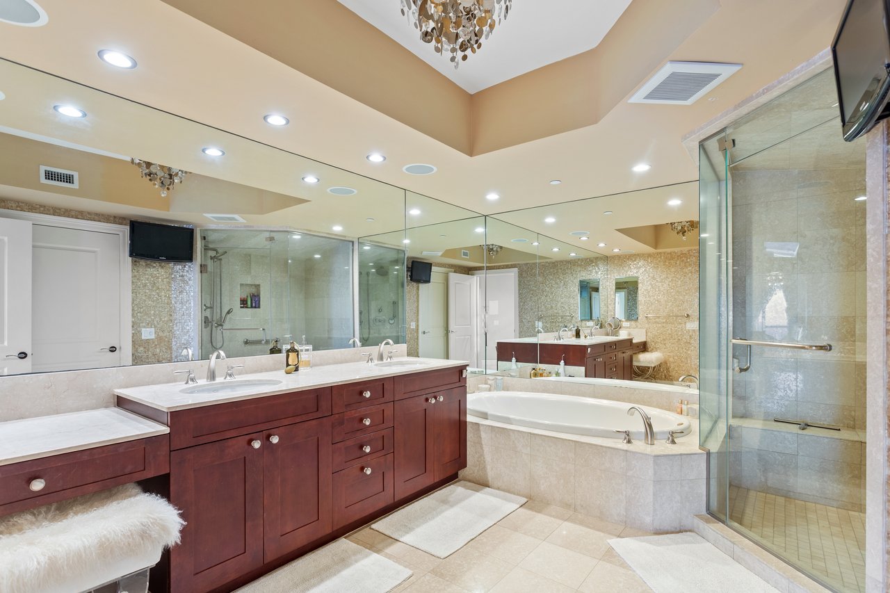 6000 Island Blvd # 2507