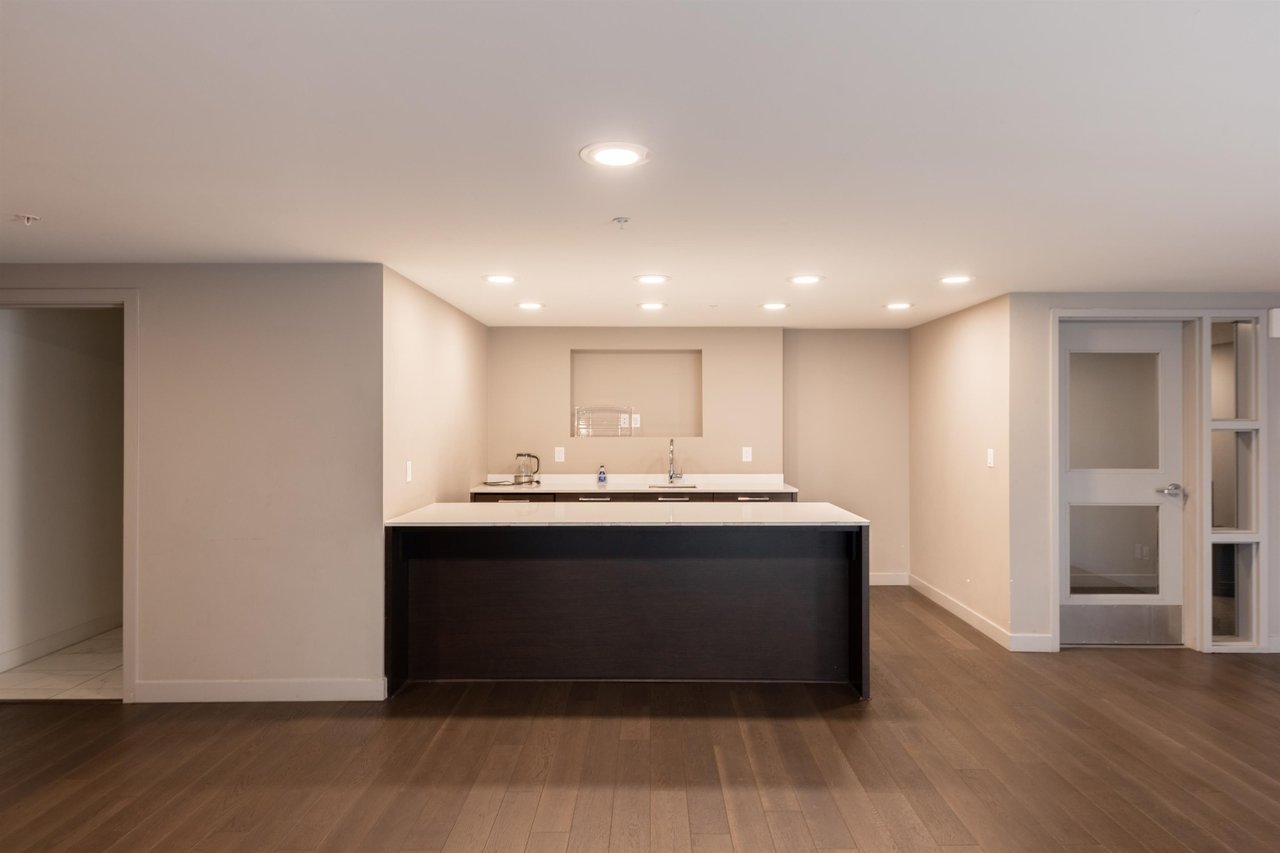 6180 Cooney Rd, #710