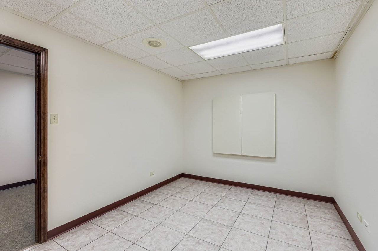 2060 Universal City Blvd