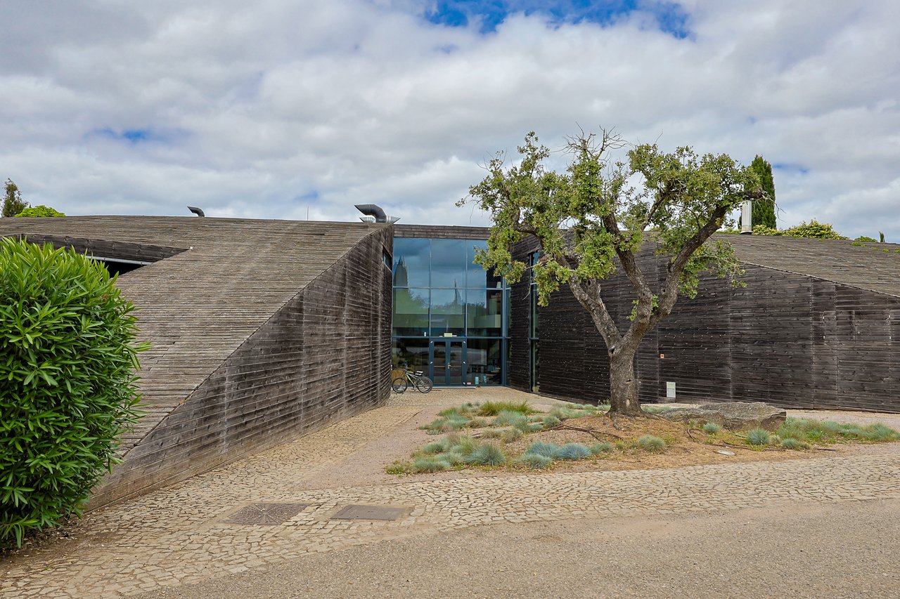 Luxury Wellness & Sports Retreat in Portugal with Expansion Upside & €1M+ Revenue