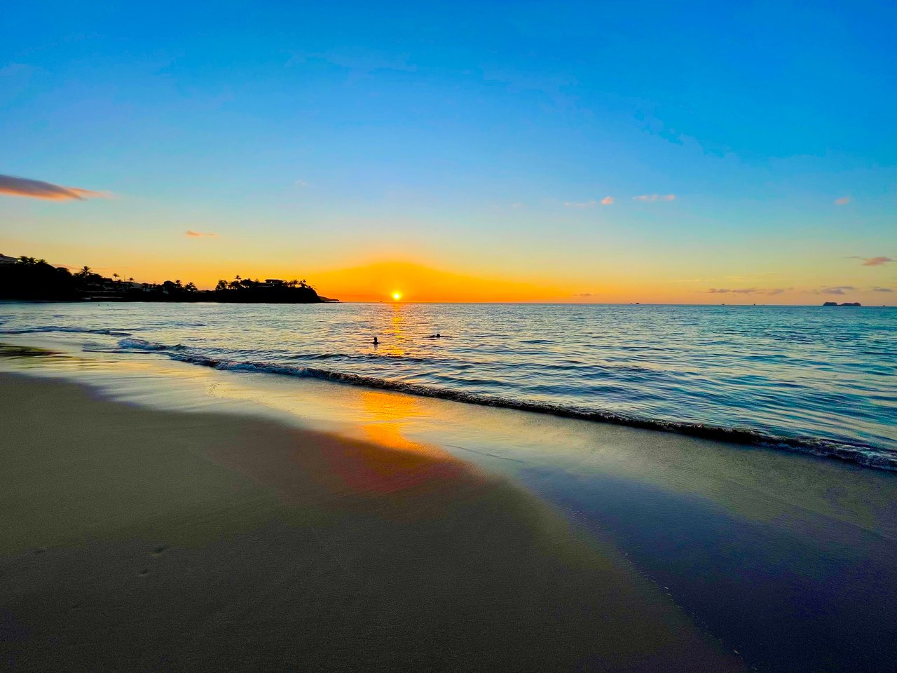 360 Splendor del Pacifico #305 | Oceanview Perfection – Just Steps from the Infinity Pool