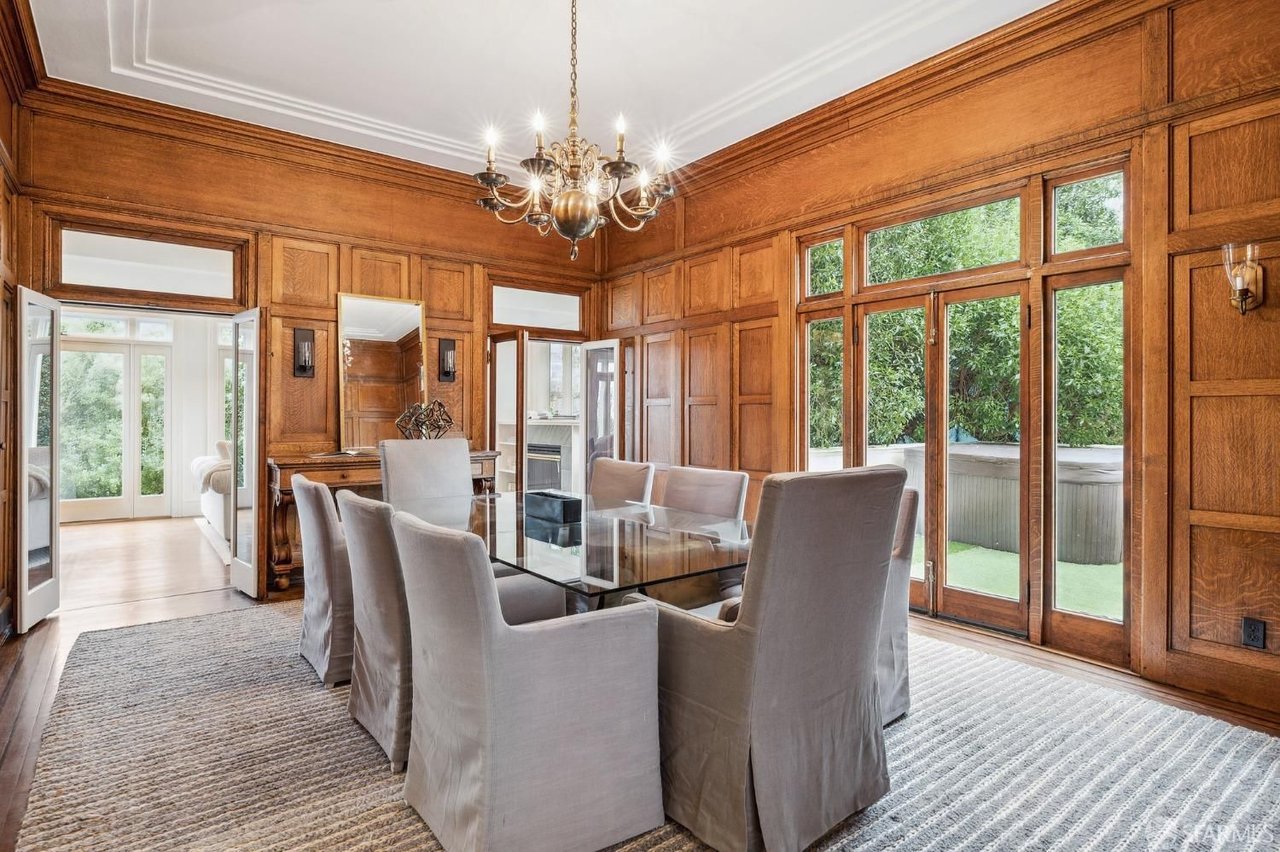 2536 Baker Street
