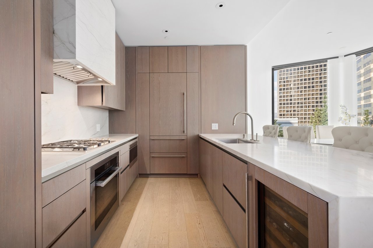 211 W. Elm Court, No. 3D