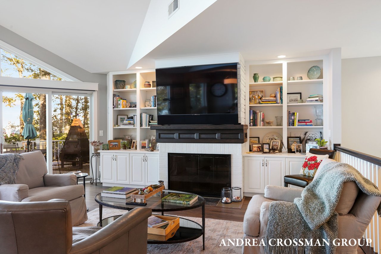 9565 Whispering Sands Dr