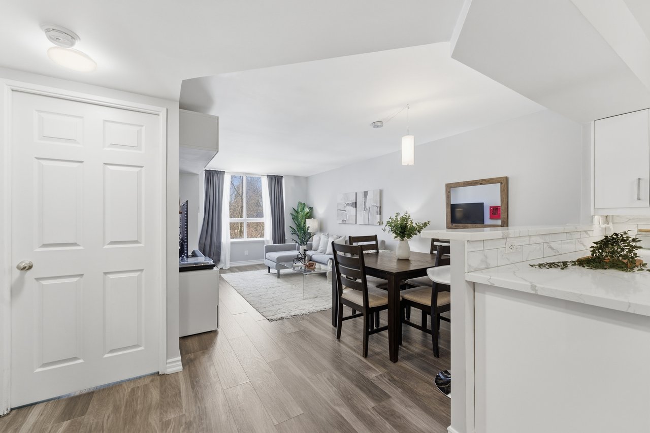 1485 Lakeshore Rd E 511