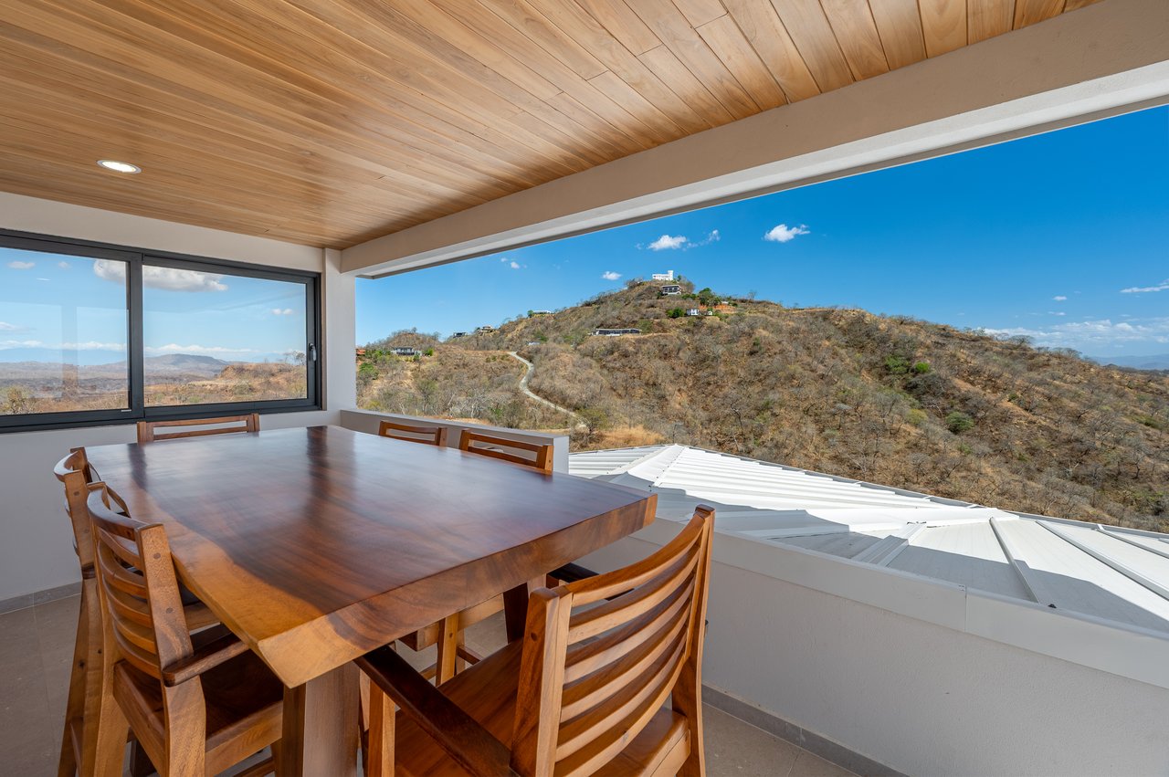 Casa En Las Rocas | Spectacular Ocean-View Home in Pacific Heights