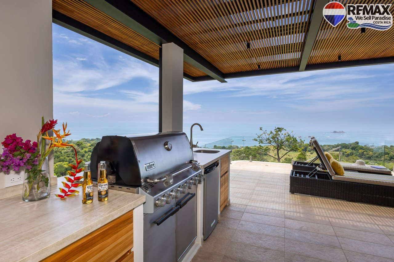 Luxury Ocean View Home in Ojochal Costa Rica | Infinity Pool & Sunset Views