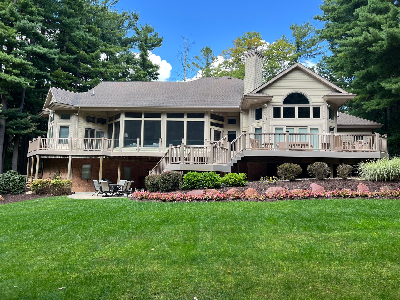 12172 Woodline
