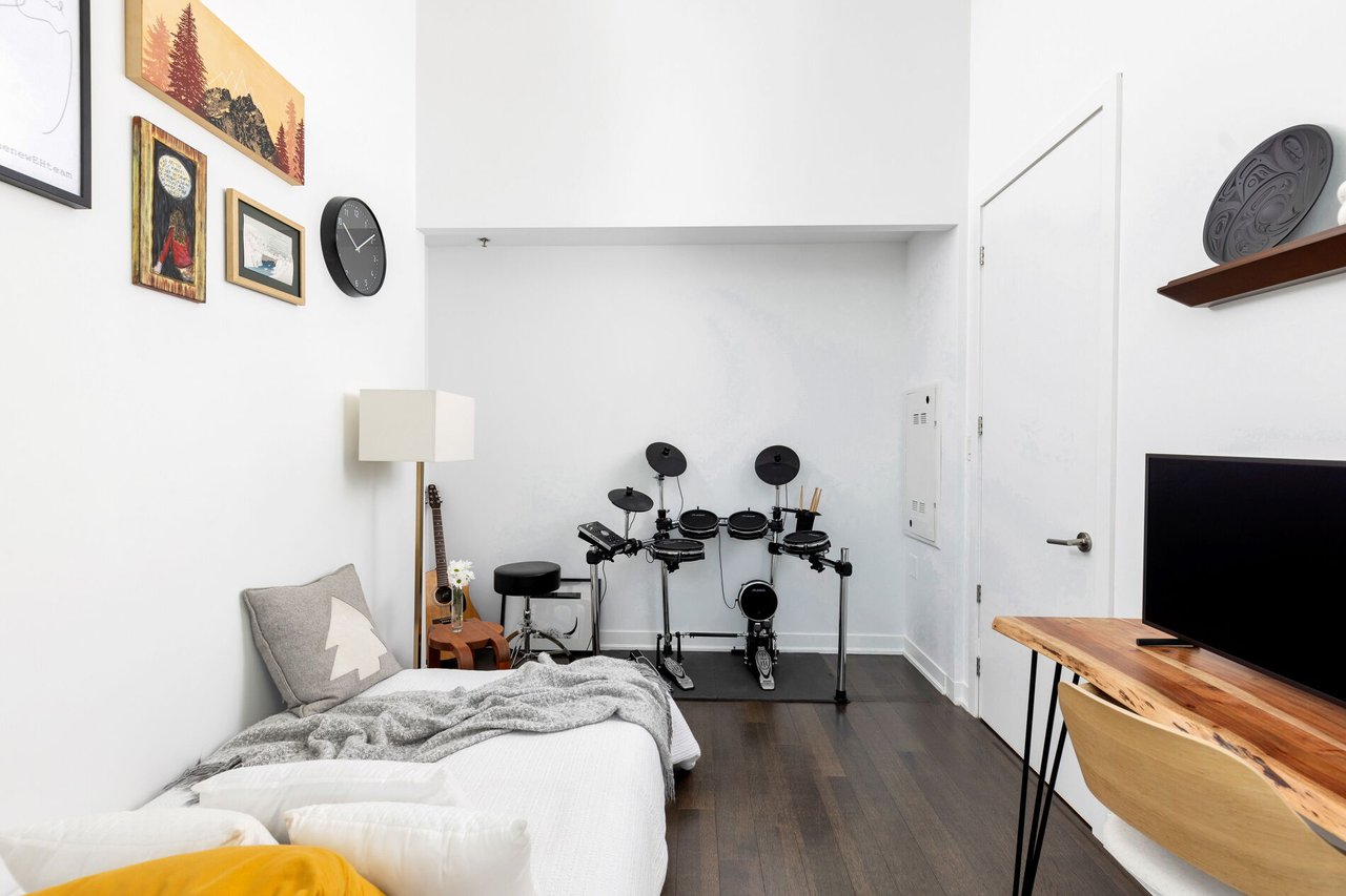 Leslieville Loft Penthouse with Stellar Sunsets