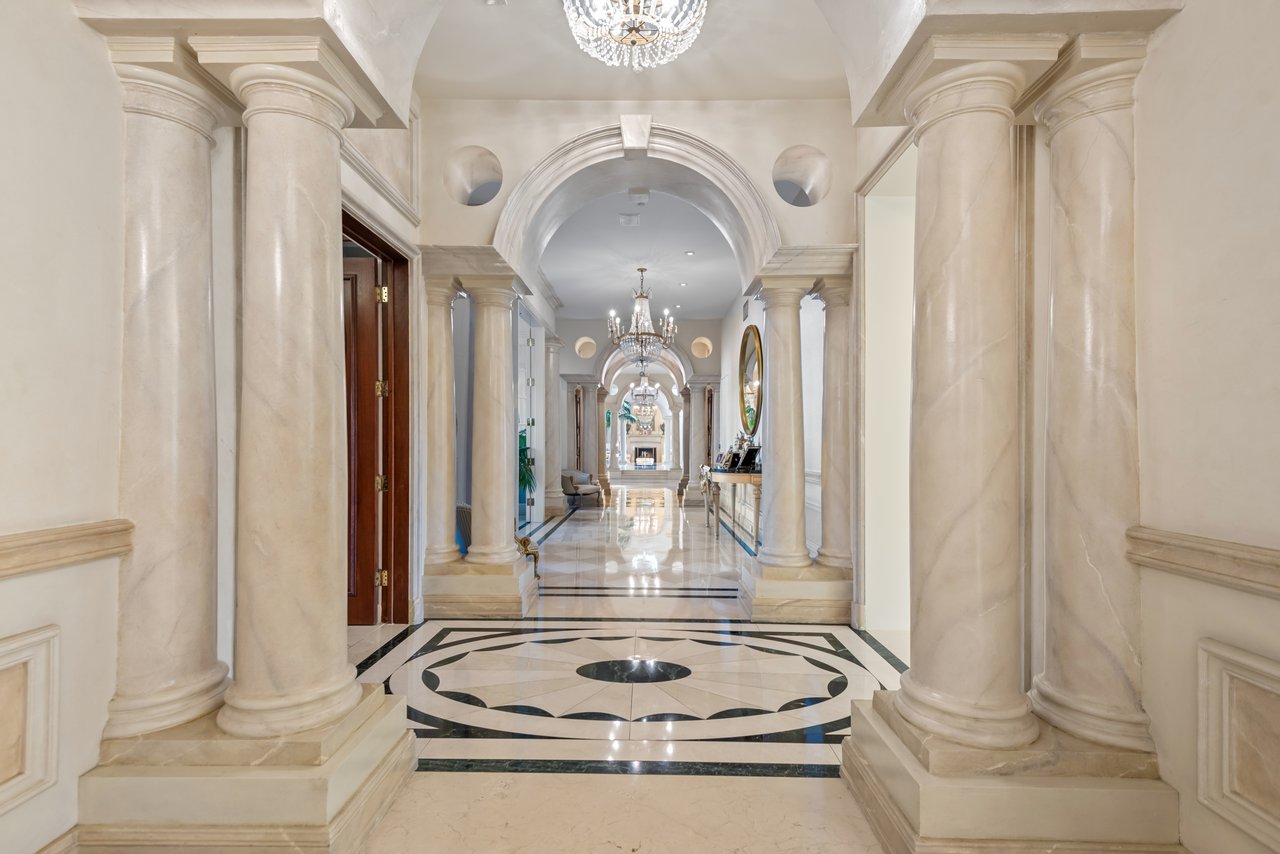 996 Vista Ridge Lane