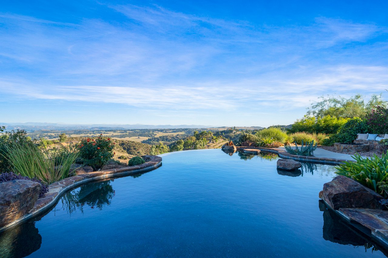 41005 Valle Vista