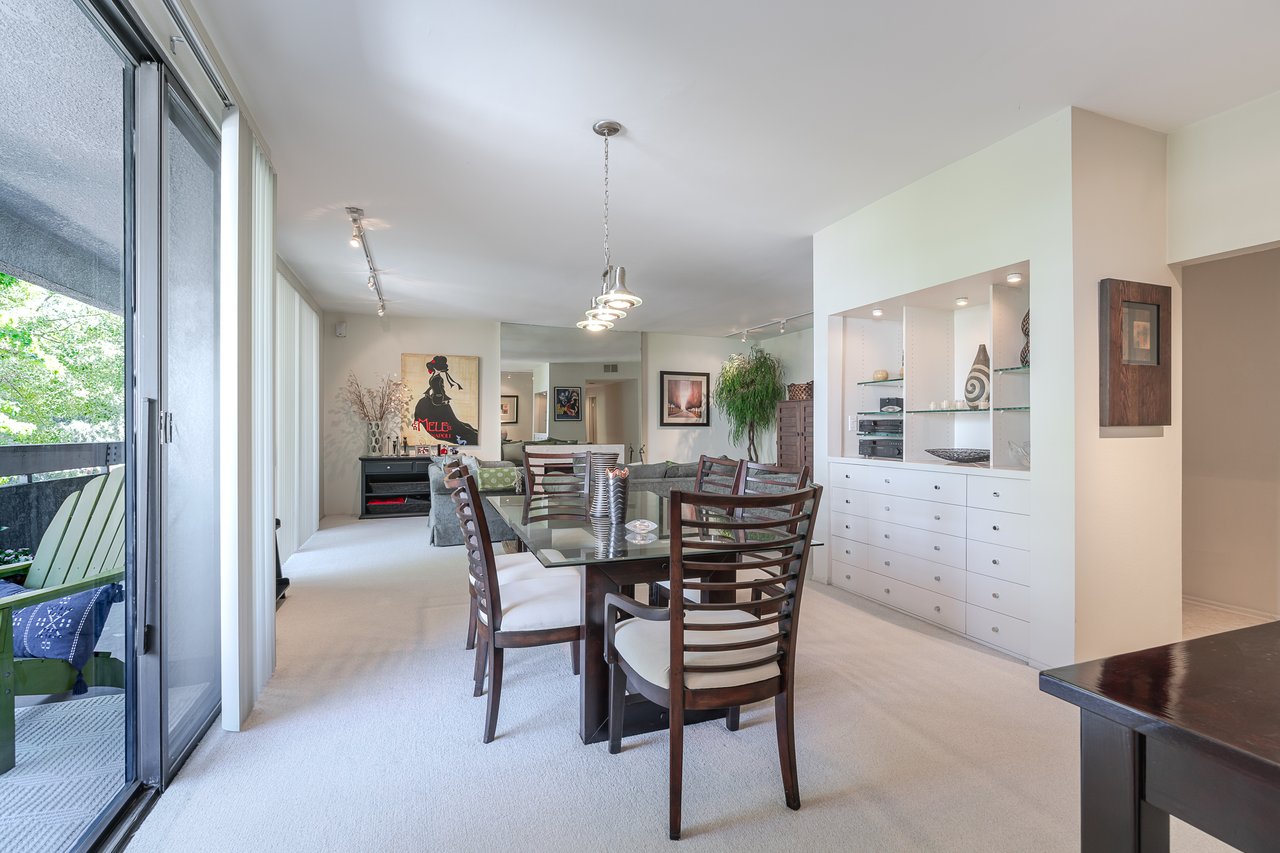 11322 Camarillo #201