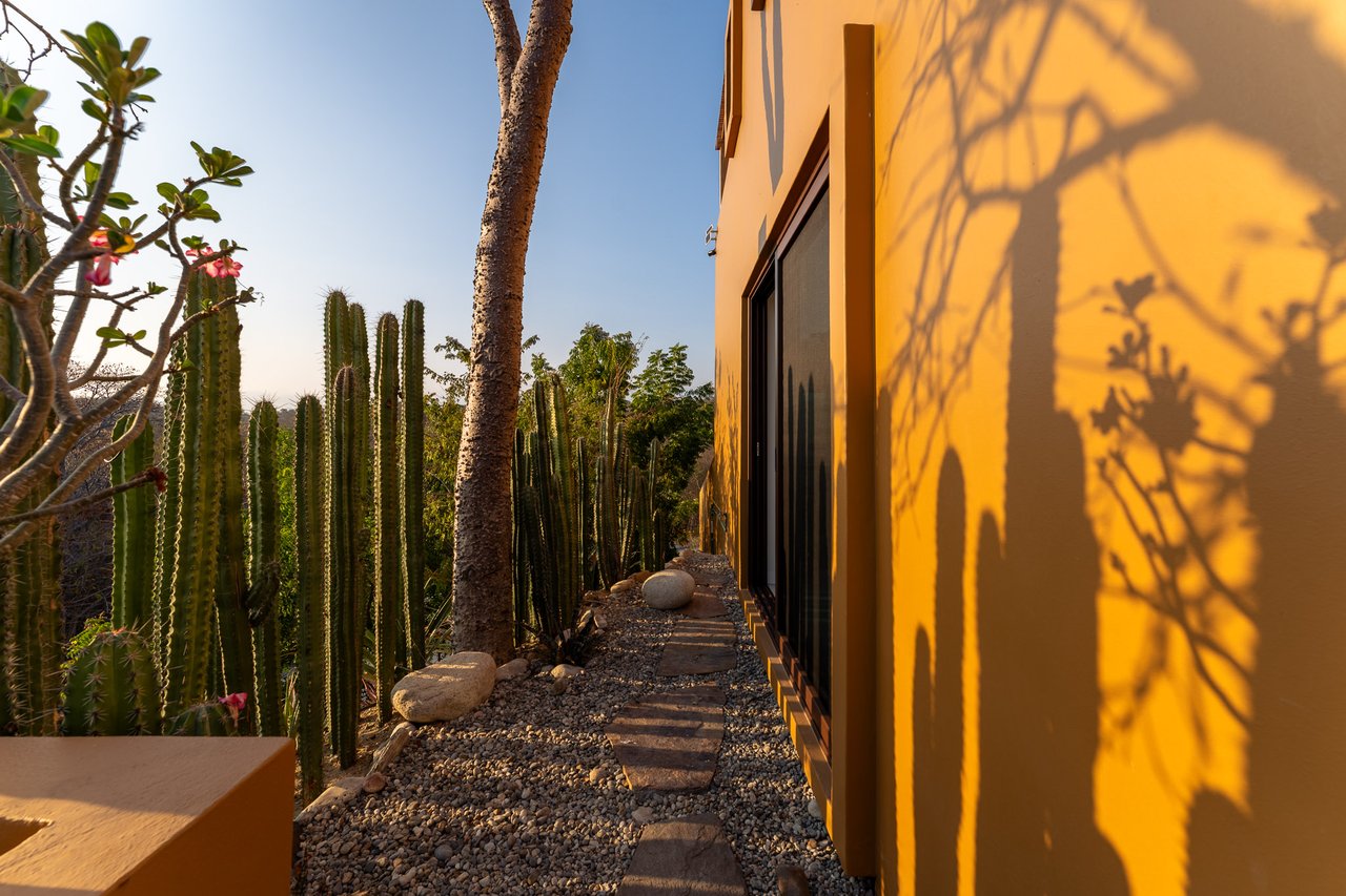 5 Bedroom, Single Family Home, La Cañada Casa A 