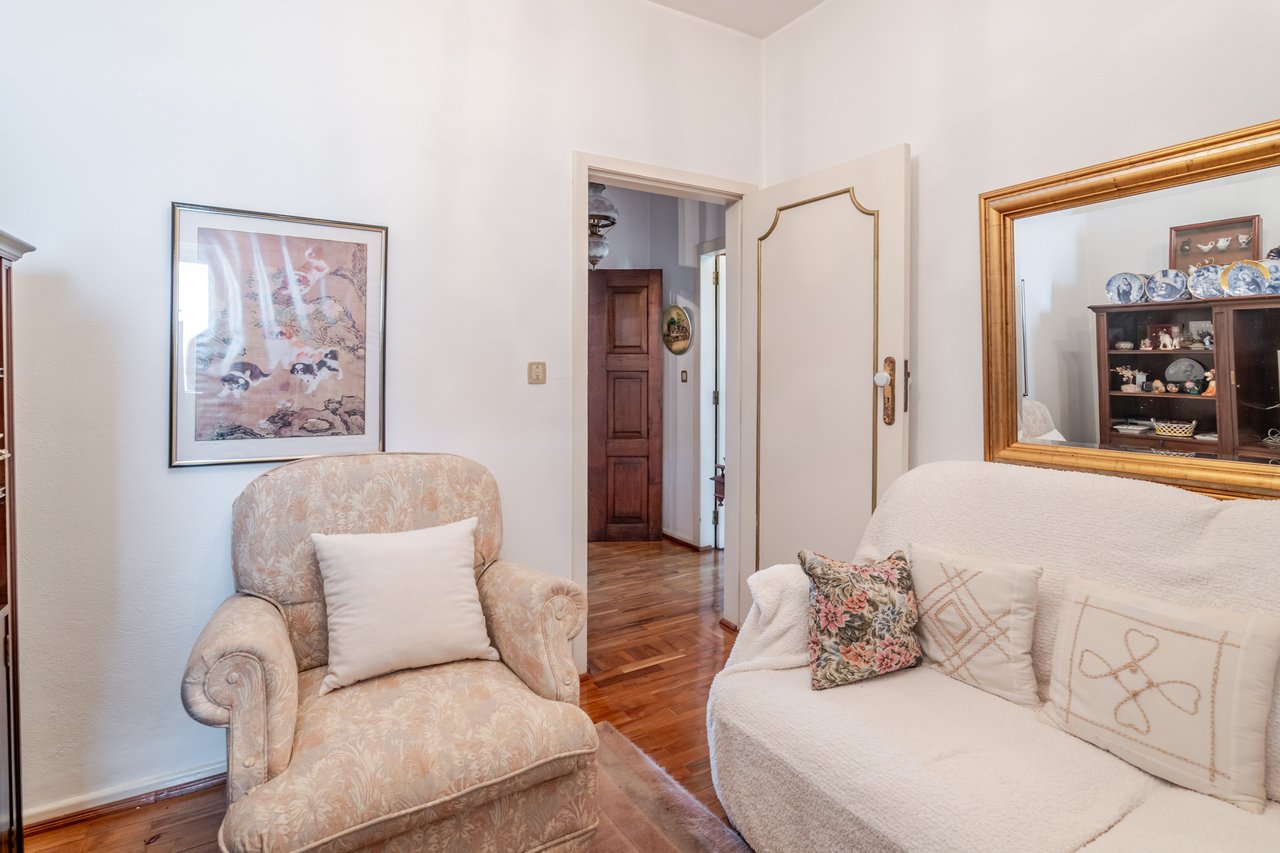 Rustic Four-Bedroom House with Private Land in Folhadela, Vila Real