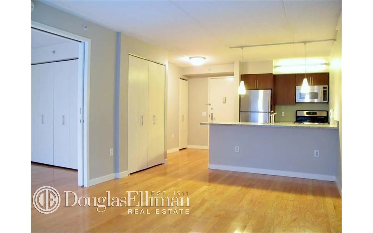 555 West 23rd Street Unit: S3A