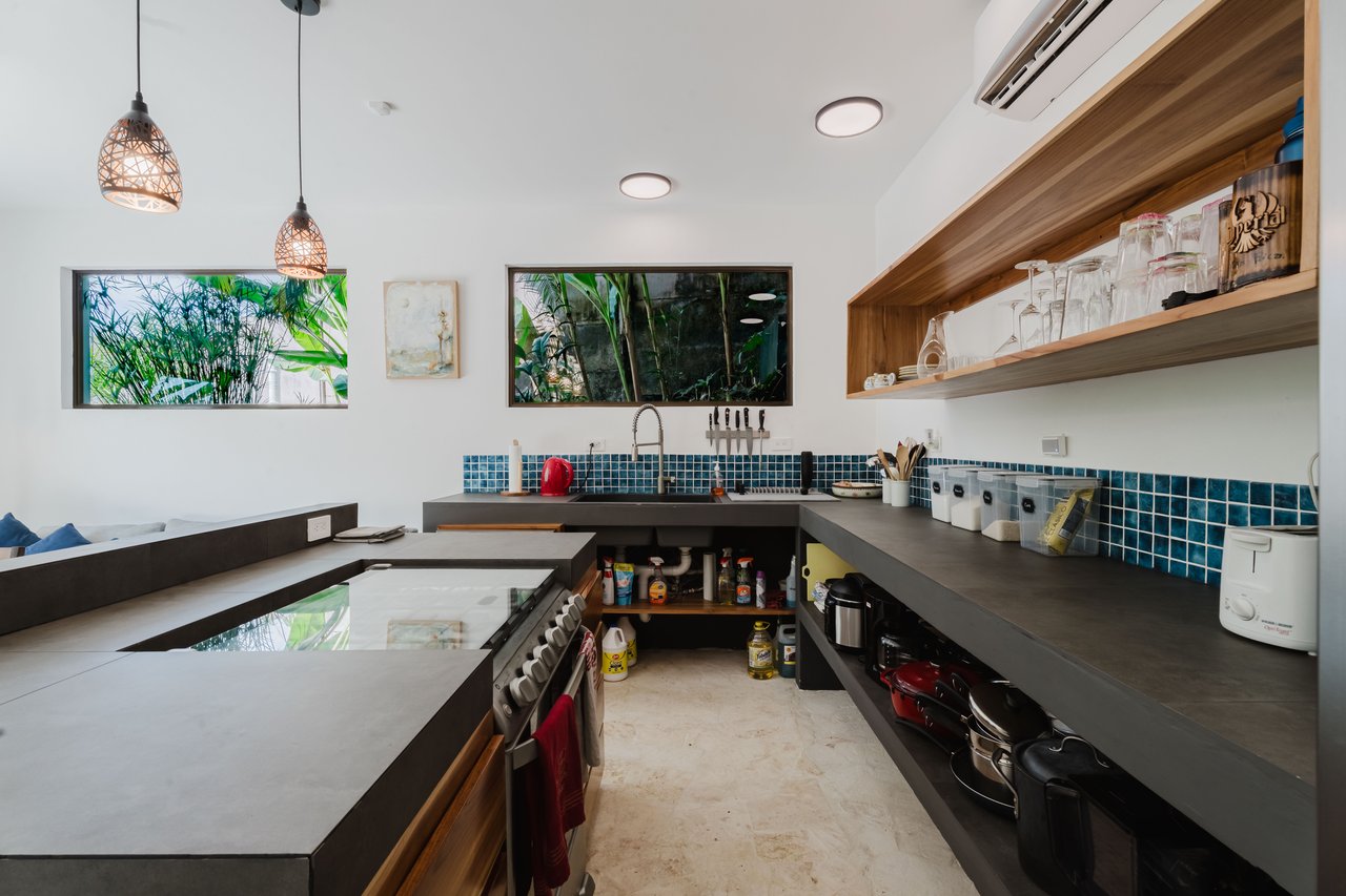 Casa Iguana - Fully Renovated Home Minutes from Marina Pez Vela 