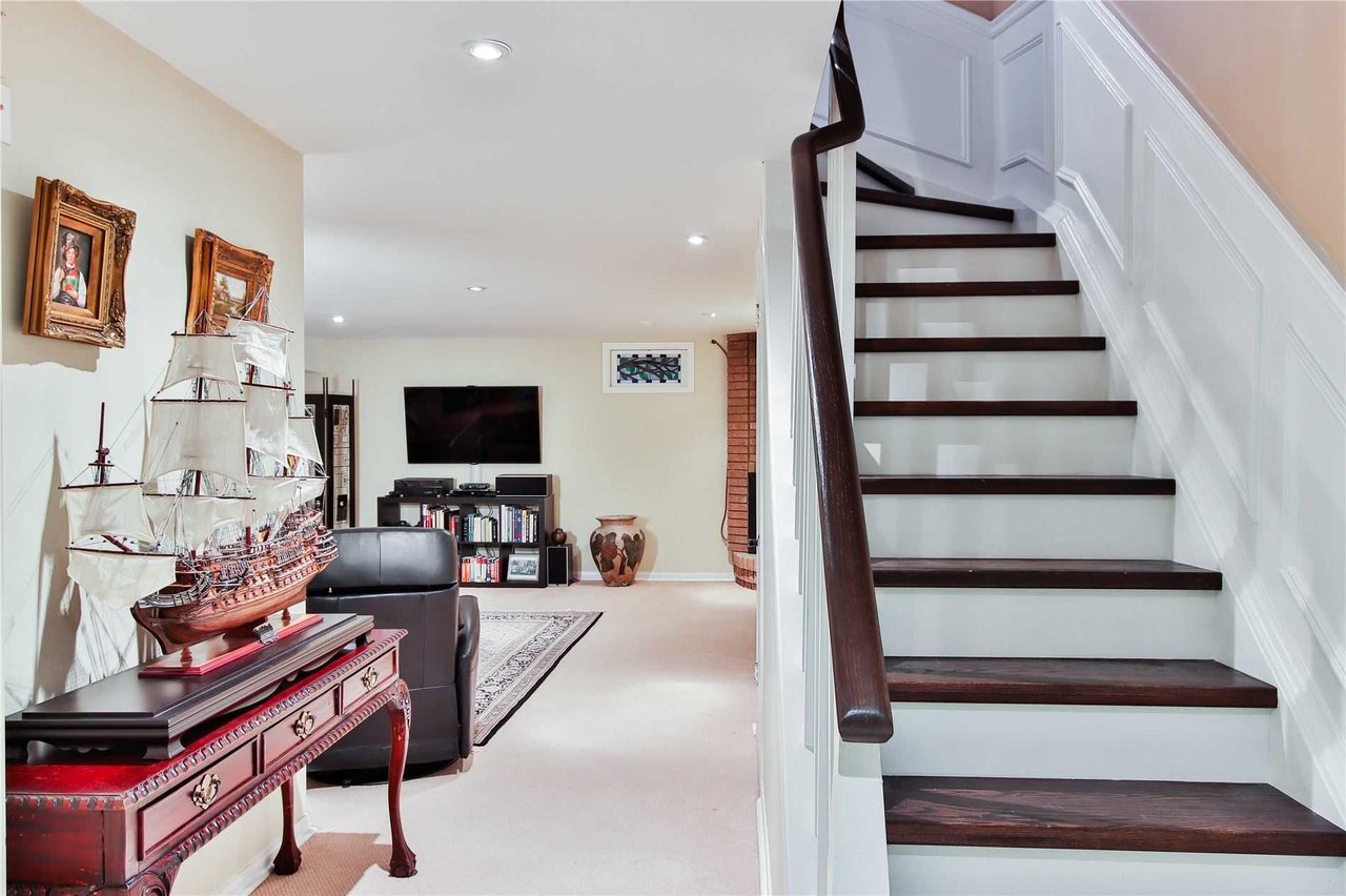 93 Confederation Way