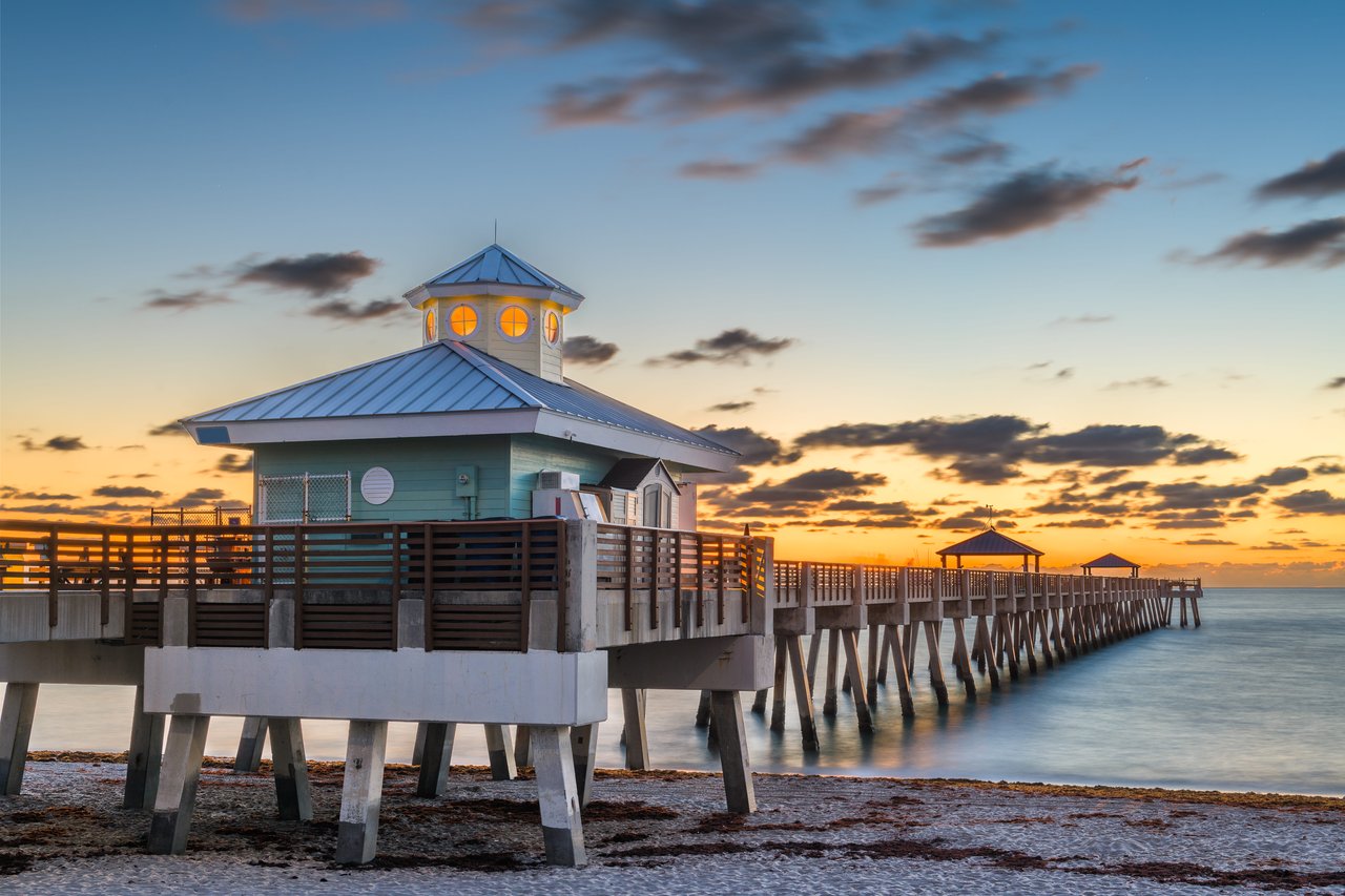 Bay Colony, Naples