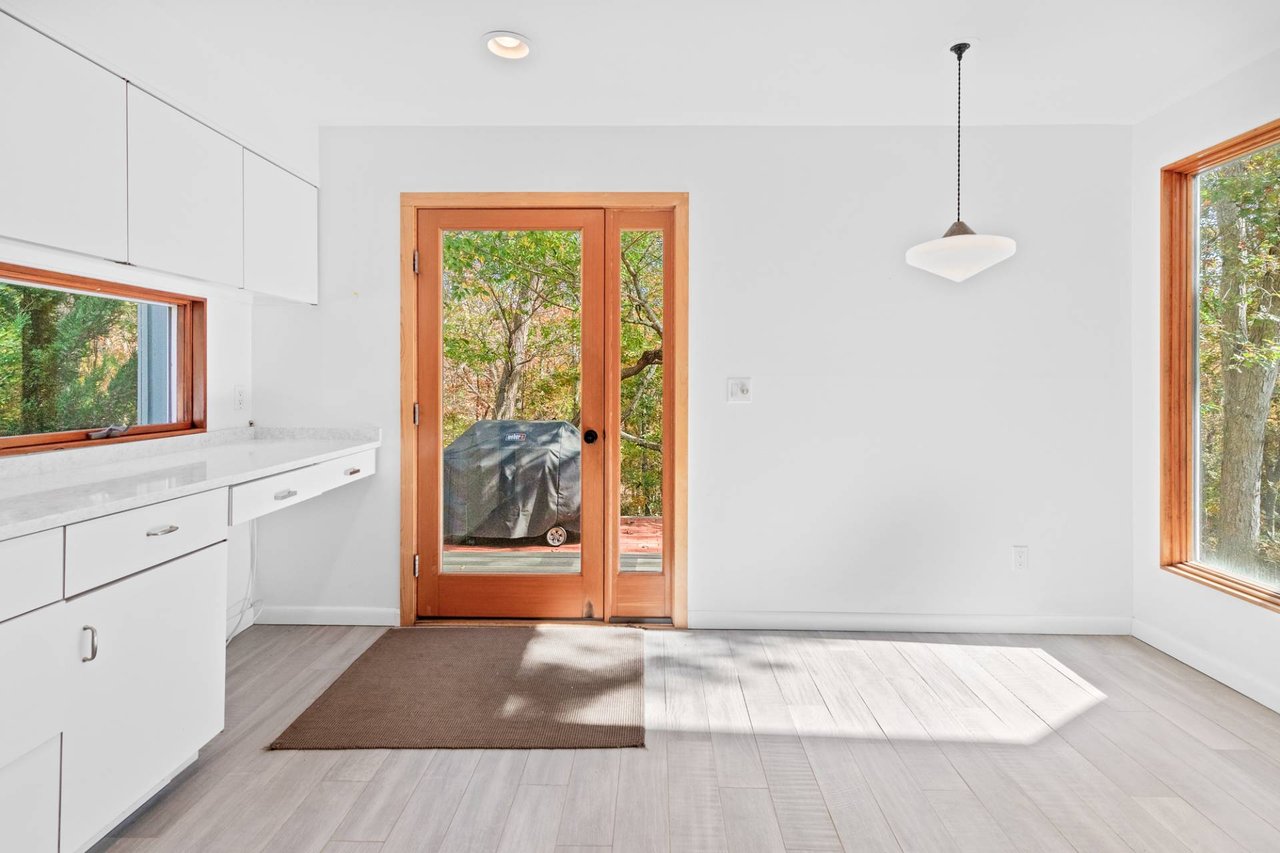 42 DAVIS DR