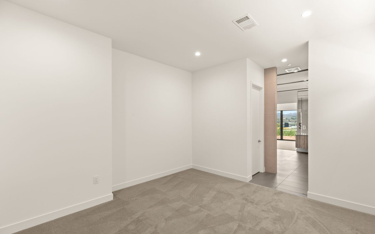 25 Canyon Bay Drive
