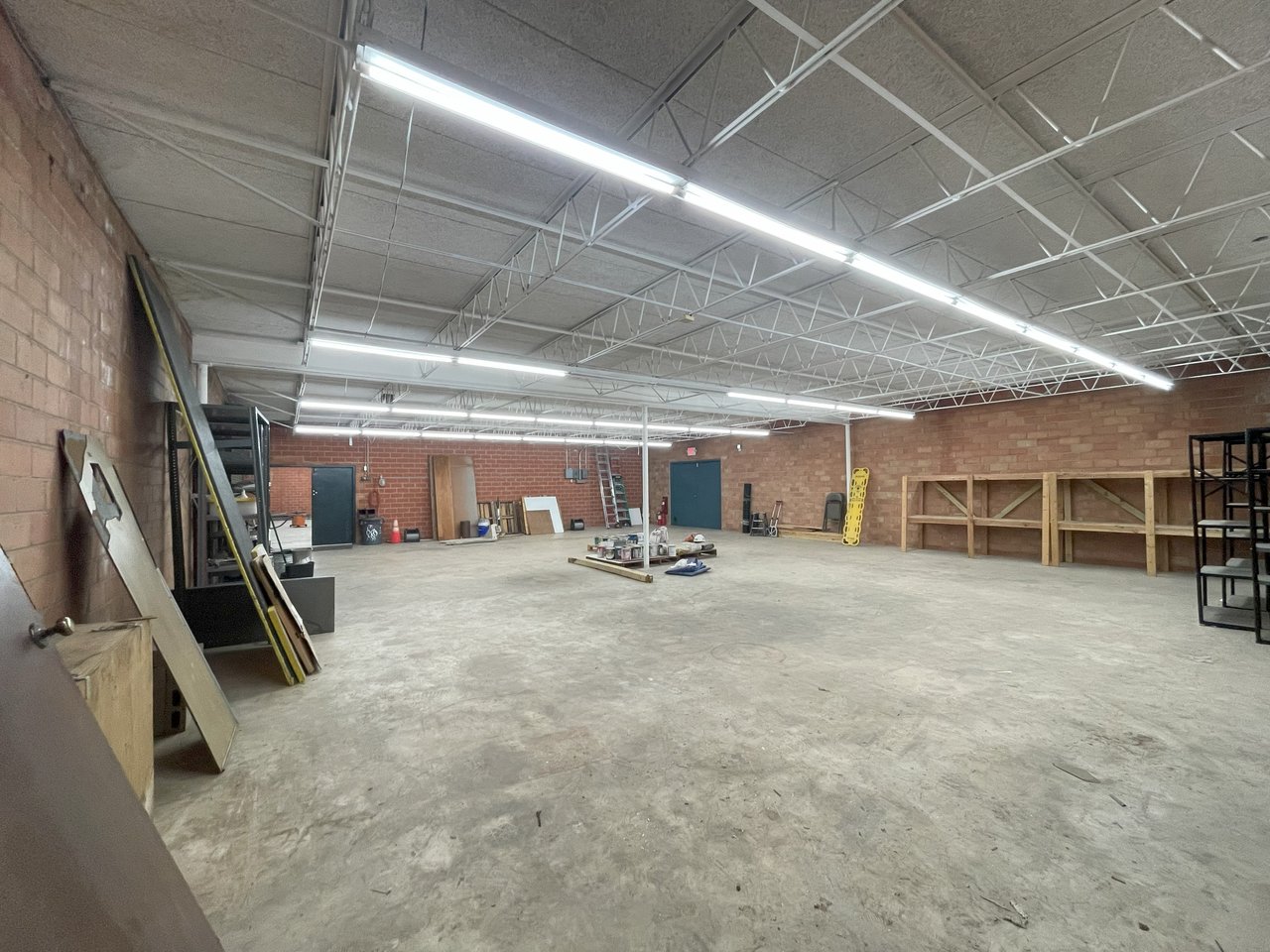 1202 N Flores | For Lease