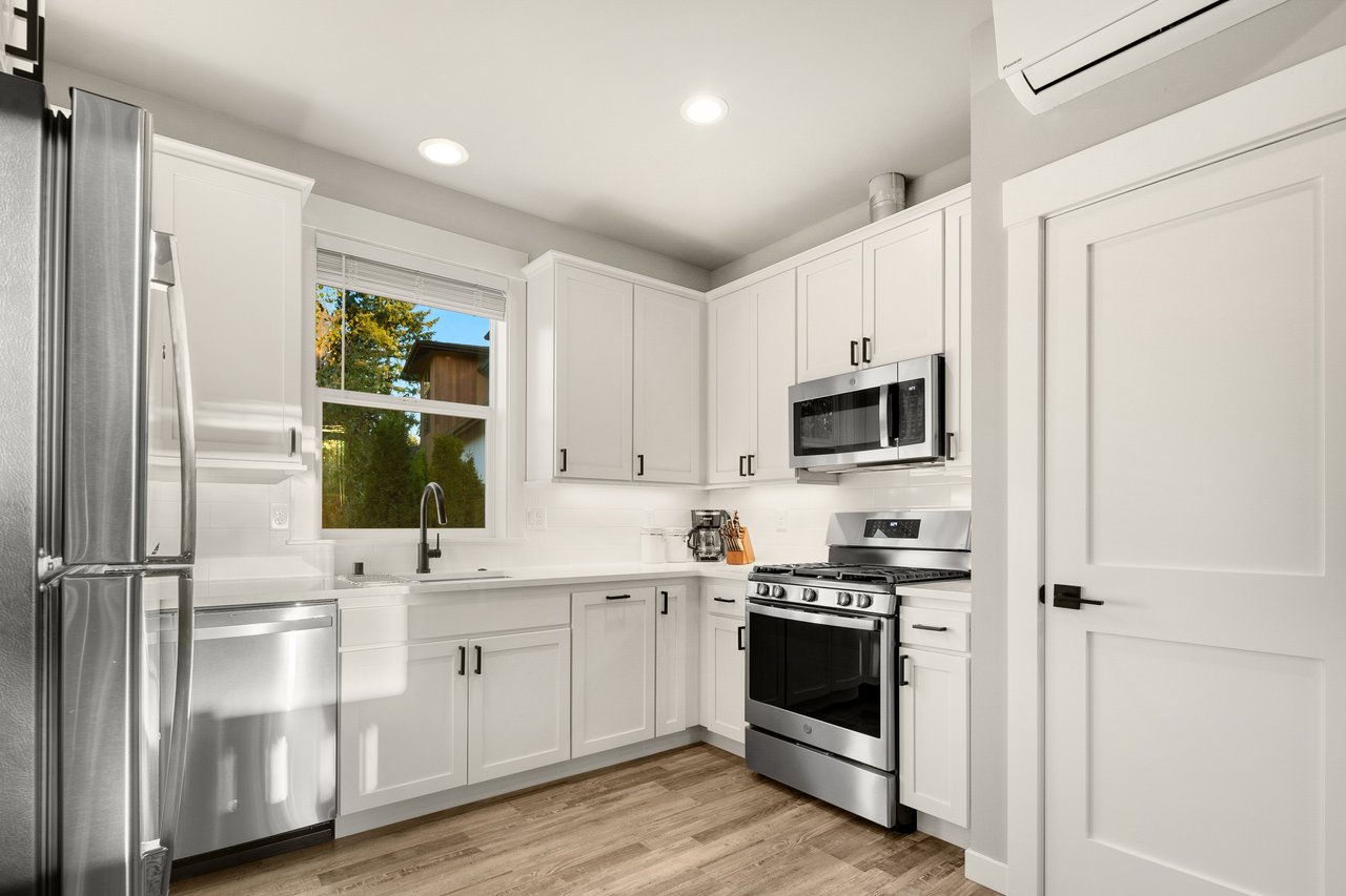 13005 NE 73rd Street Unit: 2