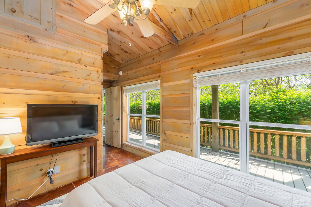 438 PALMETTO DR