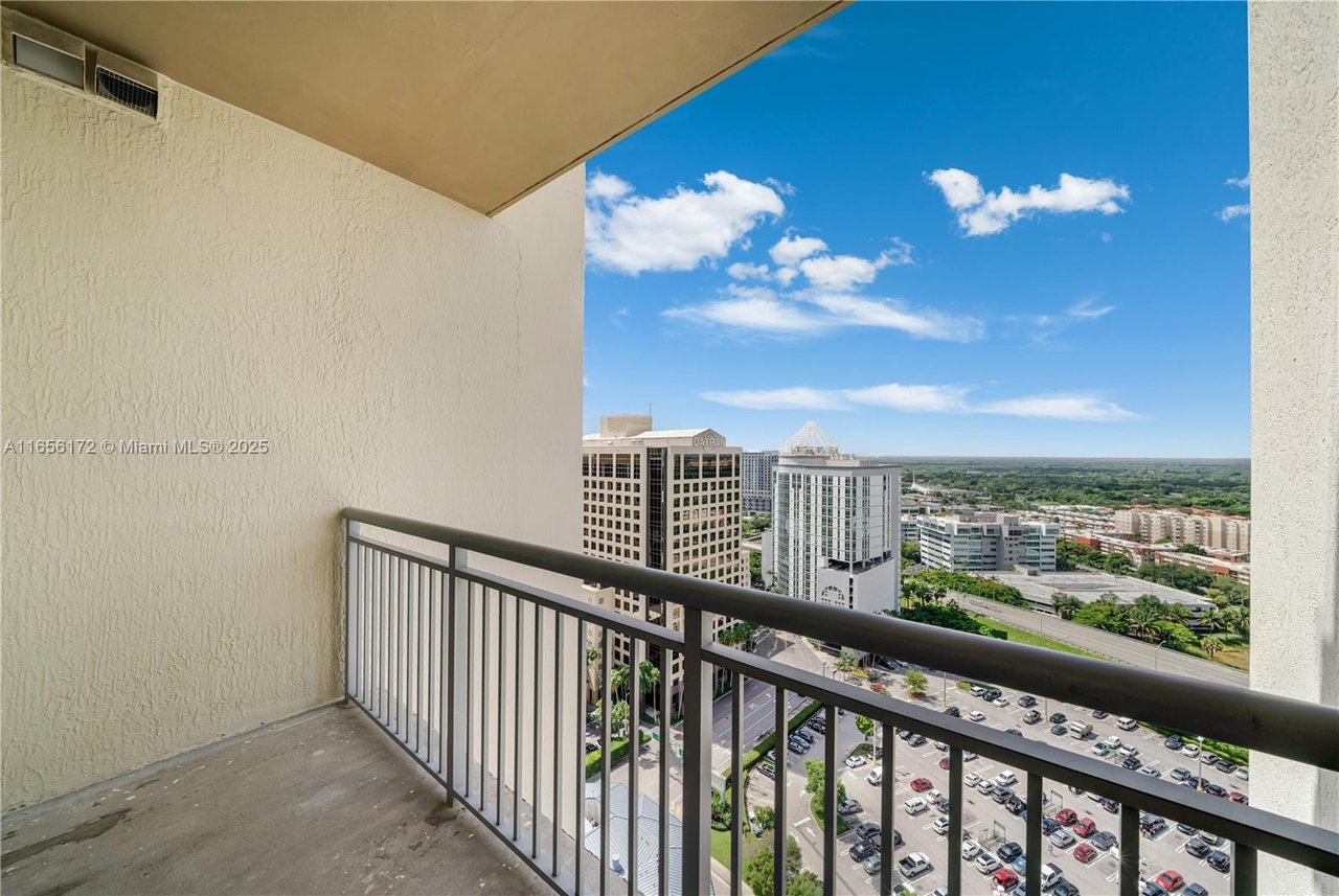 Metropolis II at Dadeland, Unit 2106